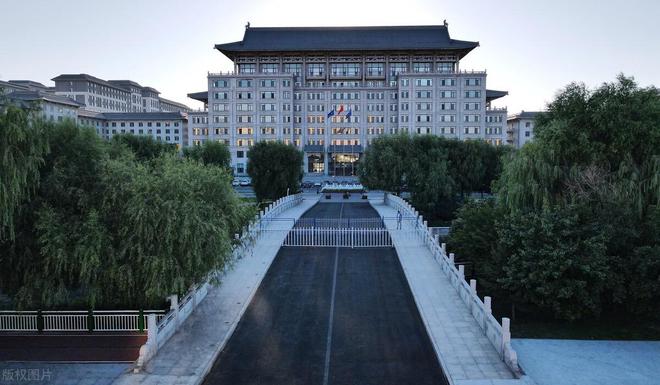 哈尔滨工程大学(哈尔滨工程大学和哈尔滨工业大学有什么区别)